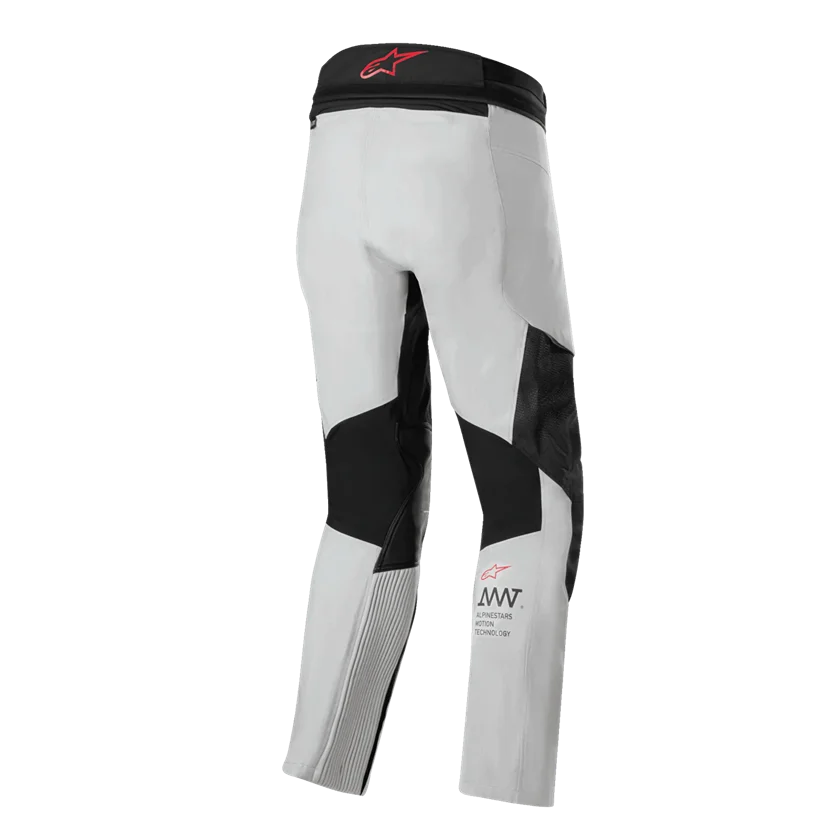 Alpinestars AMT-7 Air Motorbroek in Tan/Dark Shadow, met MATYRX® ventilatiepanelen, CORDURA® Ripstop-verstevigingen en CE-Level 2 protectie. Ontworpen voor optimale ventilatie en bescherming tijdens warme ritten.