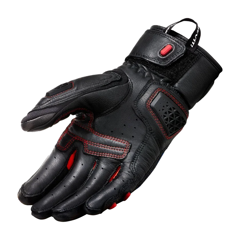 Motorhandschoenen REV'IT! Sand 4 zwart-rood met TPR-knokkelprotectie en geventileerde meshconstructie.