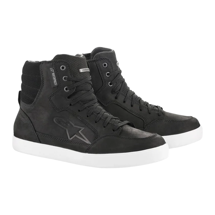 Motorschoenen Alpinestars J-6 Waterproof zwart-wit met CE-bescherming, waterdicht membraan en casual sneakerstijl.