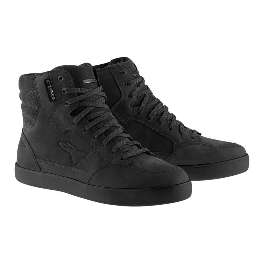 Motor schoenen Alpinestars J-6 Waterproof zwart met CE-bescherming, waterdicht membraan en casual sneakerdesign.