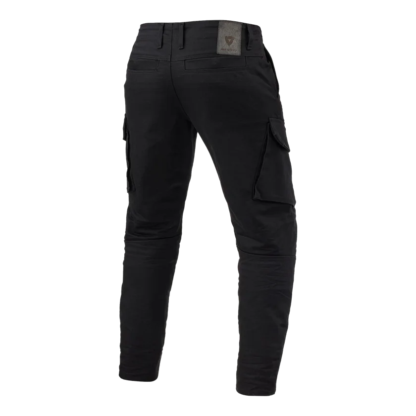 REV'IT! Cargo 2 TF motorjeans in zwart, met cargozakken, CE-Level 1 knieprotectie en tapered fit. Ideaal voor urban motorrijders die stijl en veiligheid combineren.