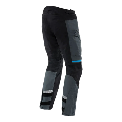 Dainese Mangen Absoluteshell Pro motorbroek in zwart, met waterdicht membraan, CE-protectie, Mugello stretchstof en ventilatieopeningen. Perfect voor touring.