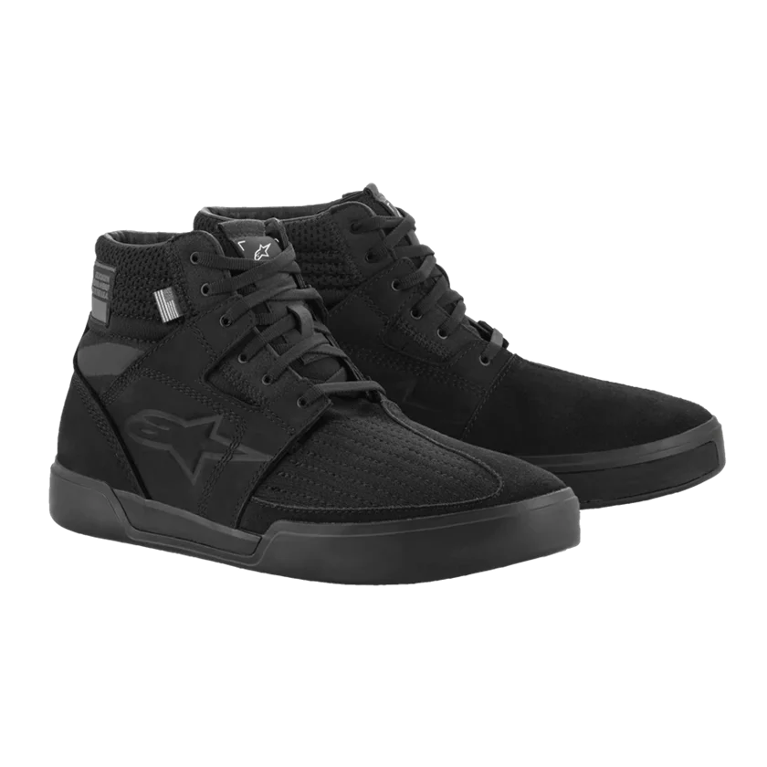 Motor schoenen Alpinestars Primer zwart met CE-protectie, ademend textiel en antislipzool.

